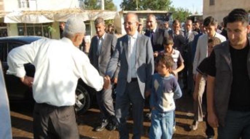 Vali Yurdakul Selden Zarar G&ouml;ren G&ouml;lbaşı Beldesini Ziyaret Etti