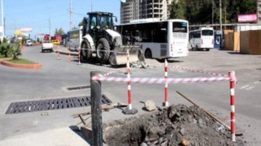 Su Ka&ccedil;akları Kenti Şantiya Alanına &Ccedil;evirdi