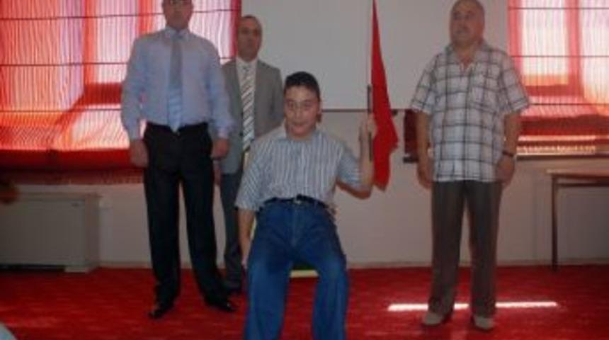 Beyt&uuml;şşebap'ta Şehit D&uuml;şenler İ&ccedil;in İstiklal Marşı Okudu