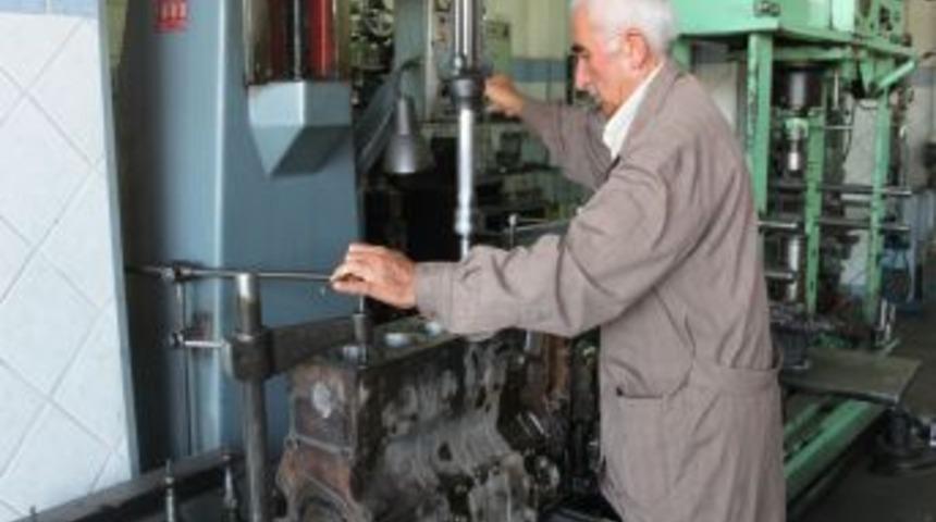 54 Yıllık Esnaf Ali Hask&ouml;se 'yılın Ahisi' Se&ccedil;ildi