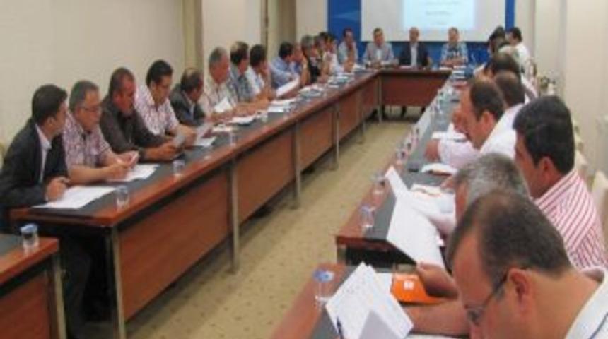 Konya&rsquo;da Ak Partili İl&ccedil;e Başkanları Toplandı