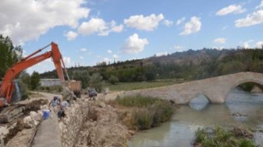 Tohma &Ccedil;ayı Islah Ediliyor