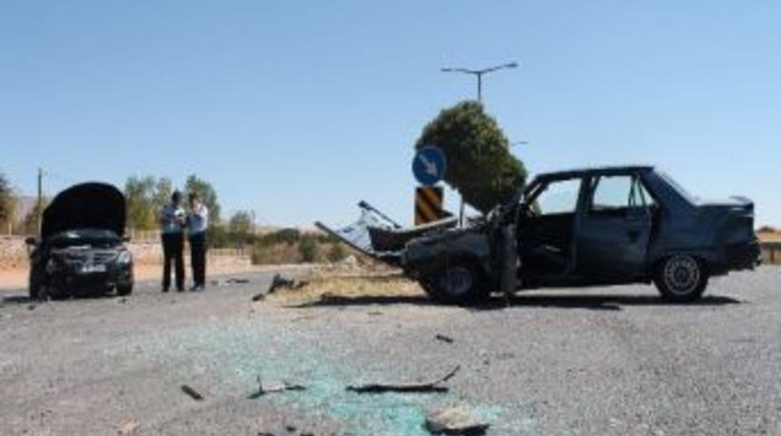 Kırşehir&lsquo;de Trafik Kazası: 2 Yaralı