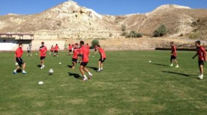 Karaman Belediyespor Kampa Girdi