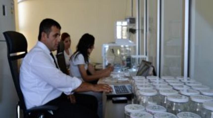 Girişimci Tekin Akg&uuml;l, Koku Tutan Klima &Uuml;retti