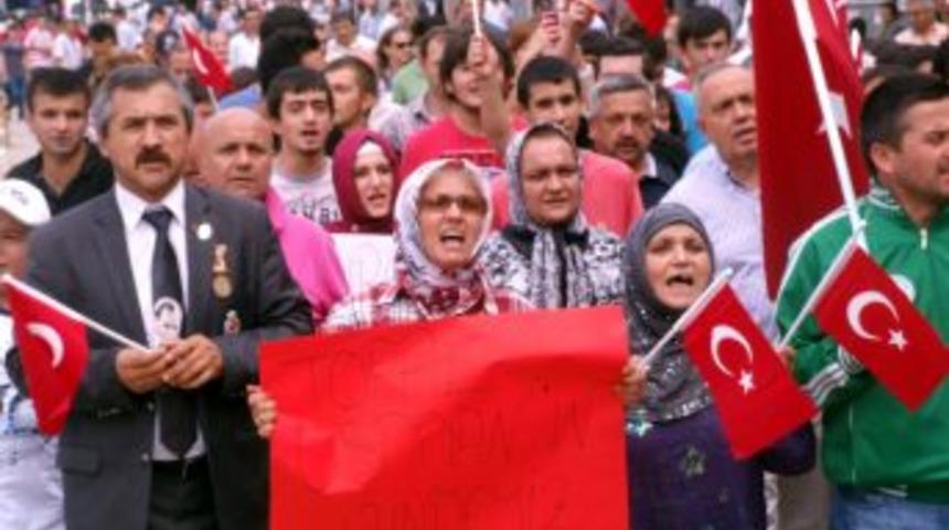 Giresun'da Ter&ouml;re Bayan Tepkisi