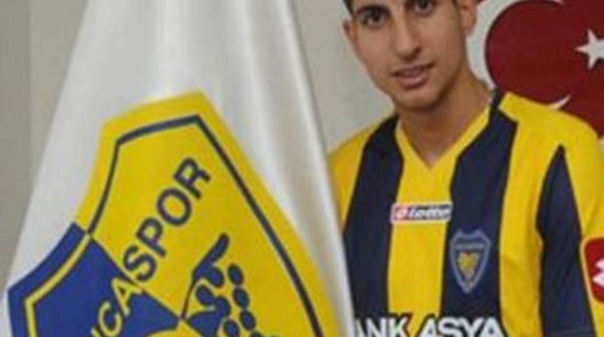 Bucaspor, Onur T&uuml;rk İle S&ouml;zleşmesini Fesh Etti
