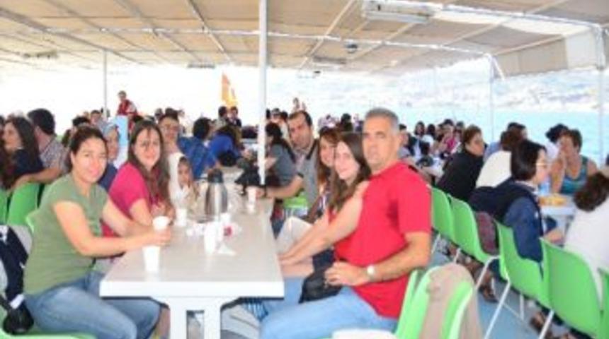 Sağlık &Ccedil;alışanları Stres Attı