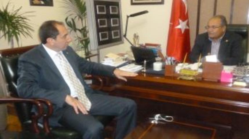 Rekt&ouml;r Prof. Dr. Alkan, Salim Uslu'yu Ziyaret Etti