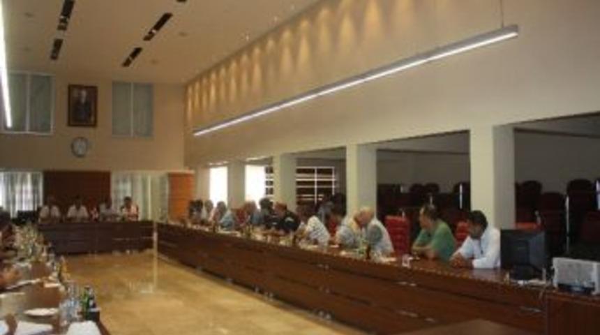 Herkes Konuştu &Ccedil;&ouml;z&uuml;m Bir Daha Ki Toplantıya Kaldı