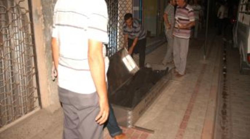 Otel Odasında &Ouml;l&uuml; Bulundu