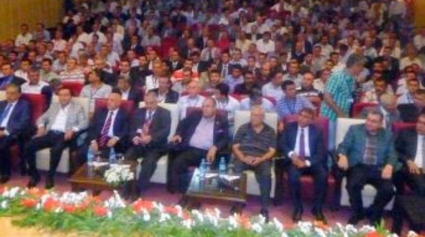 Uslu, &Ccedil;elik-İş&rsquo;in kongresine katıldı