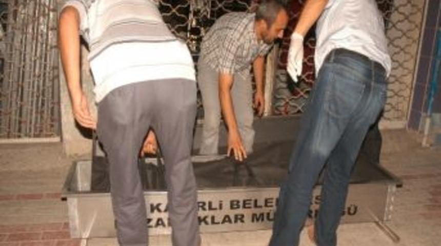 Otel Odasında &Ouml;l&uuml; Bulundu