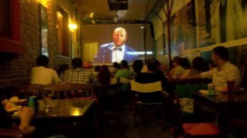 Leyla ile Mecnun Sanat Kafe&rsquo;de