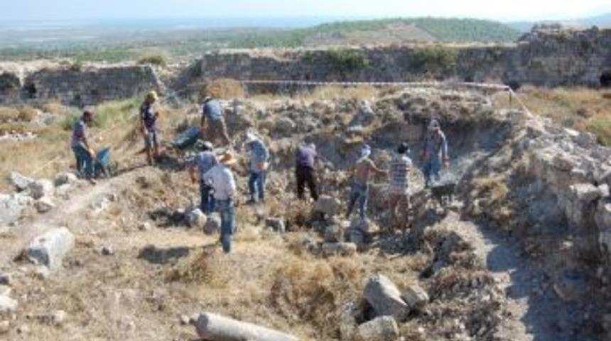 Silifke Kalesinde Kazı Ve Restorasyon &Ccedil;alışması Başladı