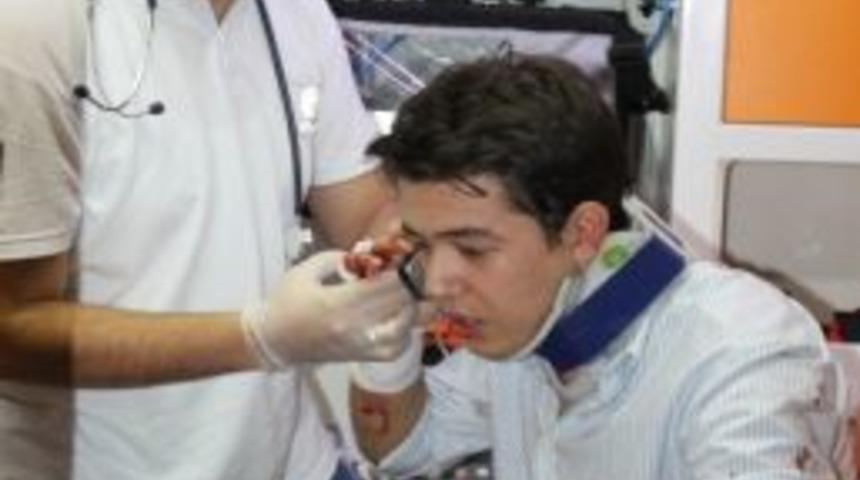 &Ouml;len Arkadaşının Ailesine Acı Haberi Kendi Verdi