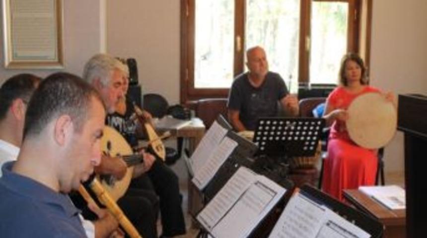 Seka Tarihi T&uuml;rk M&uuml;ziği Topluluğu &Ccedil;alışmalarına Başladı