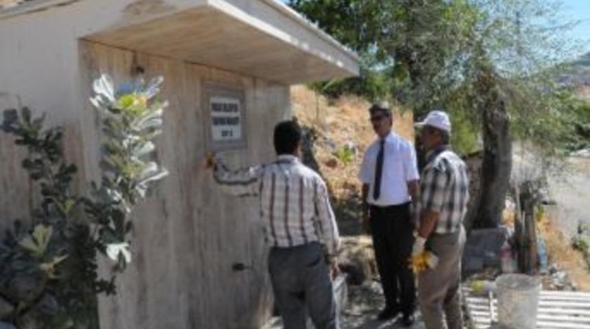 Bucak Belediyesi Sokak &Ccedil;eşmelerini Mermer İle Kaplıyor