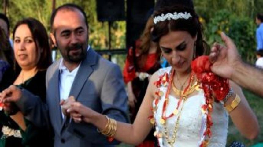 &Ouml;zdil Ailesinin Mutlu G&uuml;n&uuml;