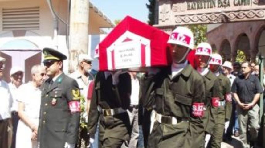 Ayvalık&rsquo;ta Emekli Albayın Cenazesine Resmi T&ouml;ren