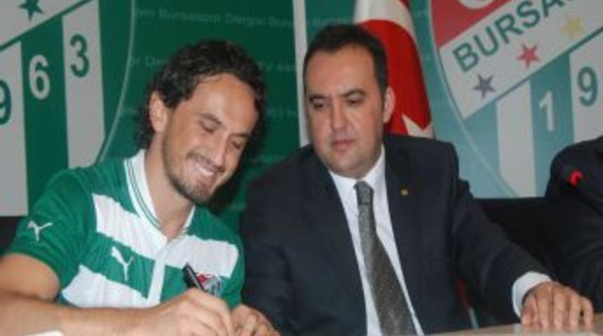 Tuncay Şanlı, Bursaspor&rsquo;a Resmi Imzayı Attı