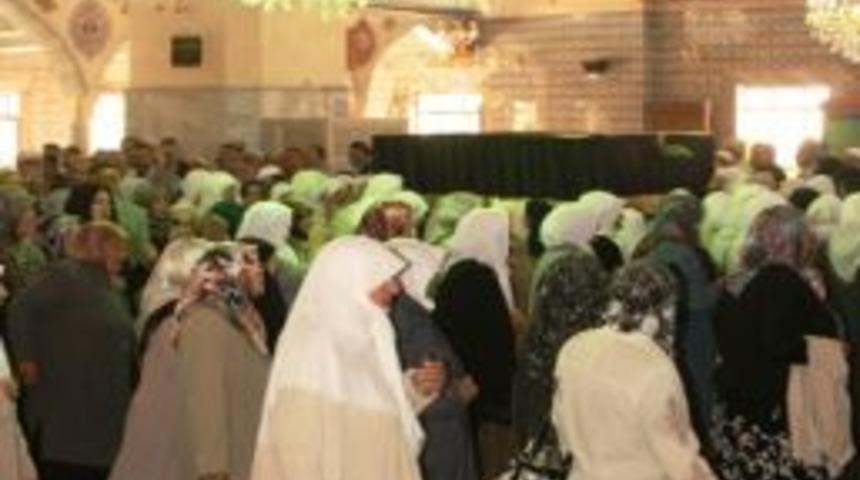 Van&rsquo;da Hacı Adaylarına K&acirc;be&rsquo;yi Tavaf Provası