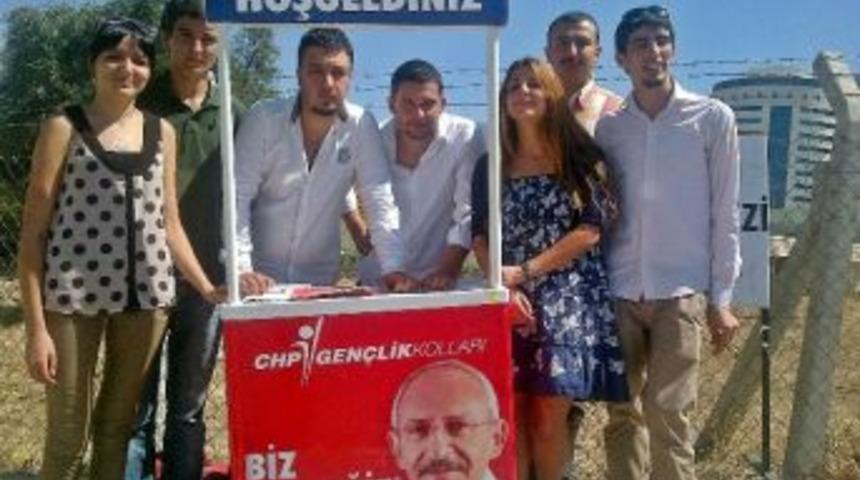 Chp, &Uuml;niversite &Ouml;ğrencileri İ&ccedil;in Stant A&ccedil;tı