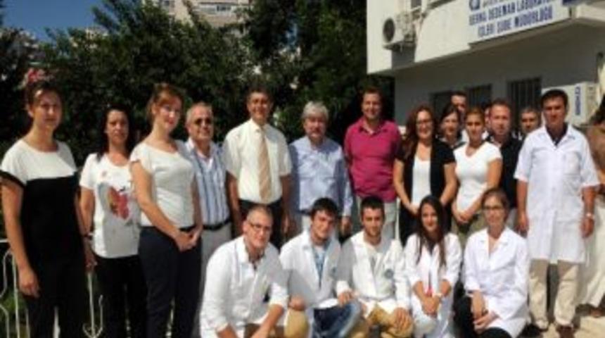 Başkan Akaydın Laboratuar &Ccedil;alışanlarını Ziyaret Etti