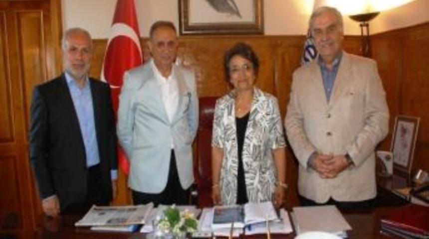 Ak Parti İzmir İl Başkanı &Ouml;mer Cihat Akay Rekt&ouml;rleri Ziyaret Etti