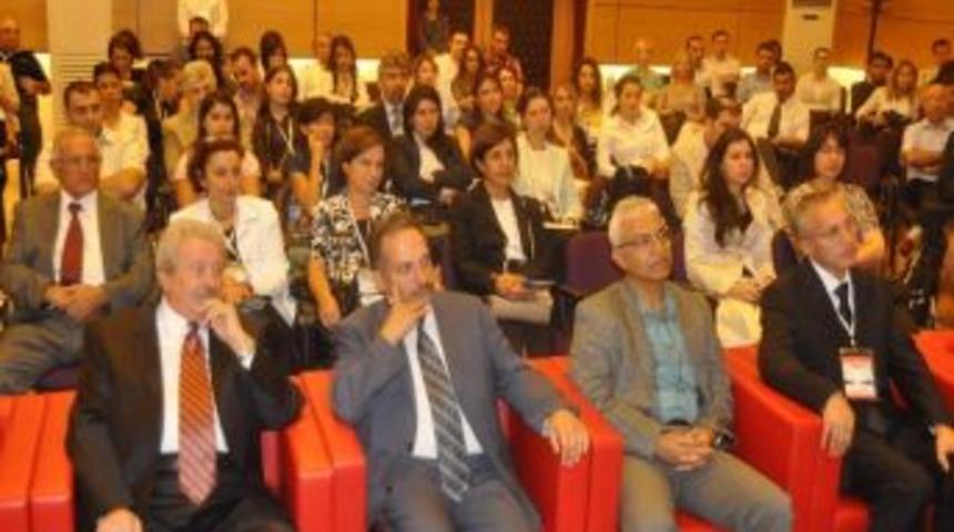 Rekt&ouml;rden Dikkat &Ccedil;eken Konuşma