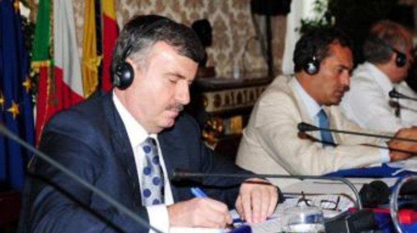 Başkan Aky&uuml;rek, Konya Modelini Anlattı