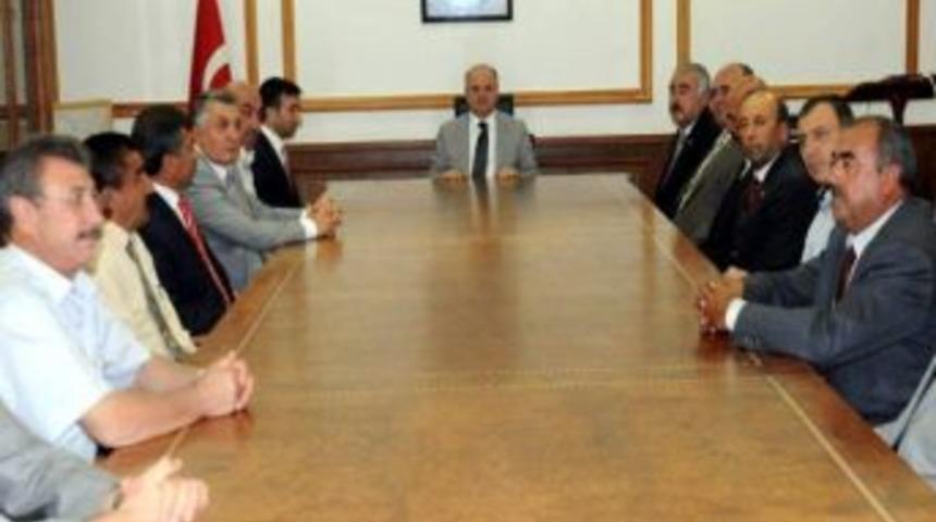 İl Genel Meclis &Uuml;yeleri Vali &Ouml;zdemir &Ccedil;akacak'ı Ziyaret Etti