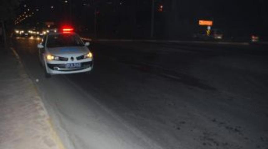 Adıyaman&rsquo;da Ş&uuml;pheli Otomobil Polisi Alarma Ge&ccedil;irdi