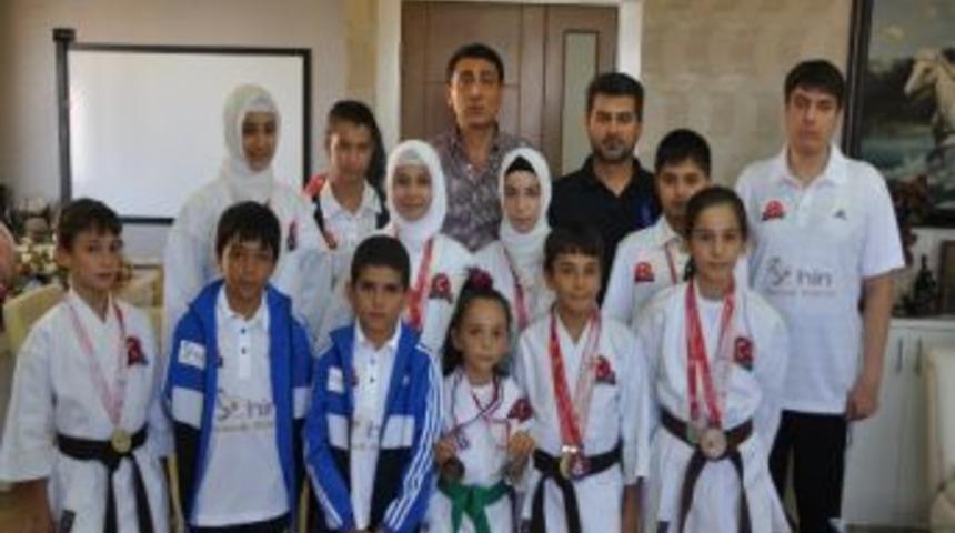 Karatecilerden Şahin Pamuk Aş'ye Teşekk&uuml;r Ziyareti