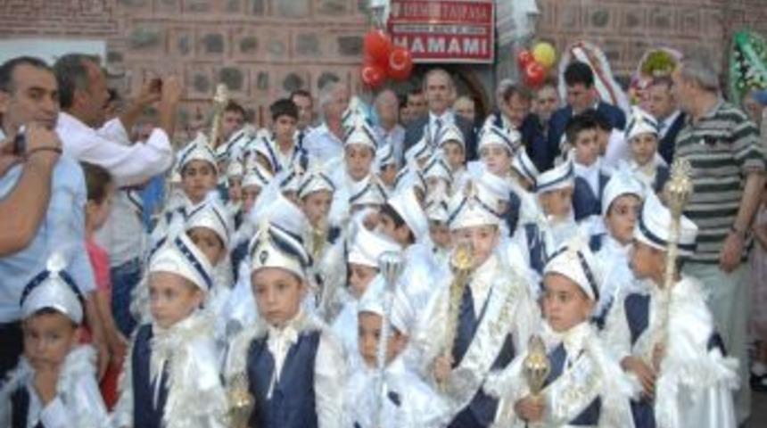 53 &Ccedil;ocuk S&uuml;nnet Ettirildi