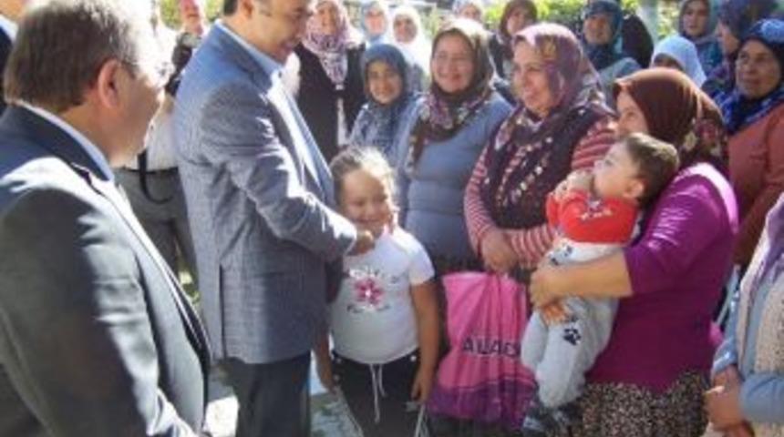 Vali Altıparmak, Gebe D&uuml;ve Dağıtım T&ouml;renine Katıldı