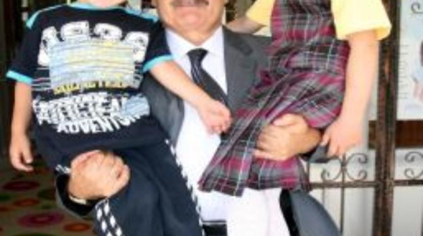 Milli Eğitim M&uuml;d&uuml;r&uuml; &Ouml;mer Bulut Kent Merkezindeki Okulları Gezdi
