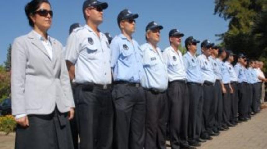 Fethiye&rsquo;de Zabıtadan Atat&uuml;rk&rsquo;e Saygı