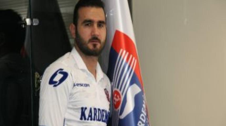 G&ouml;khan &Uuml;nal, Kardemir D.&ccedil; Karab&uuml;kspor&rsquo;a İmzayı Attı