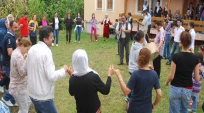 Eko Tatil K&ouml;y&uuml;'nden Kardeşlik Mesajı &Ccedil;ıktı