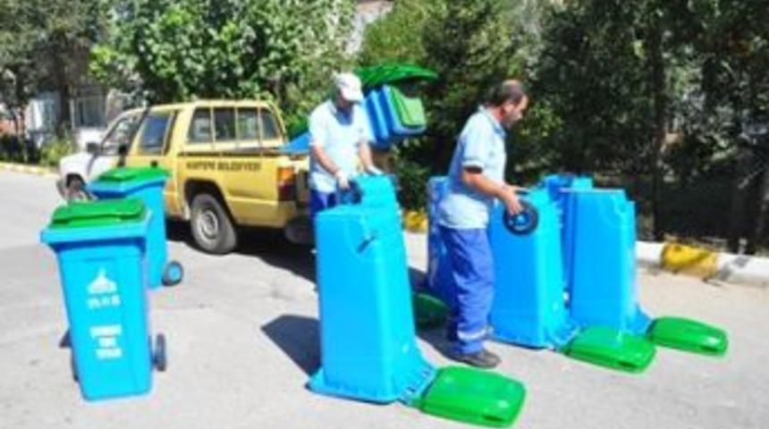 Kartepe&rsquo;de plastik &ccedil;&ouml;p konteyner dağıtımı