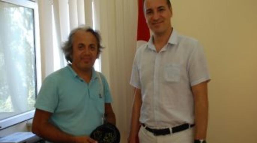 Azeri Tiyatro Ustasından Kaymakam Emiroğlu'na Ziyaret