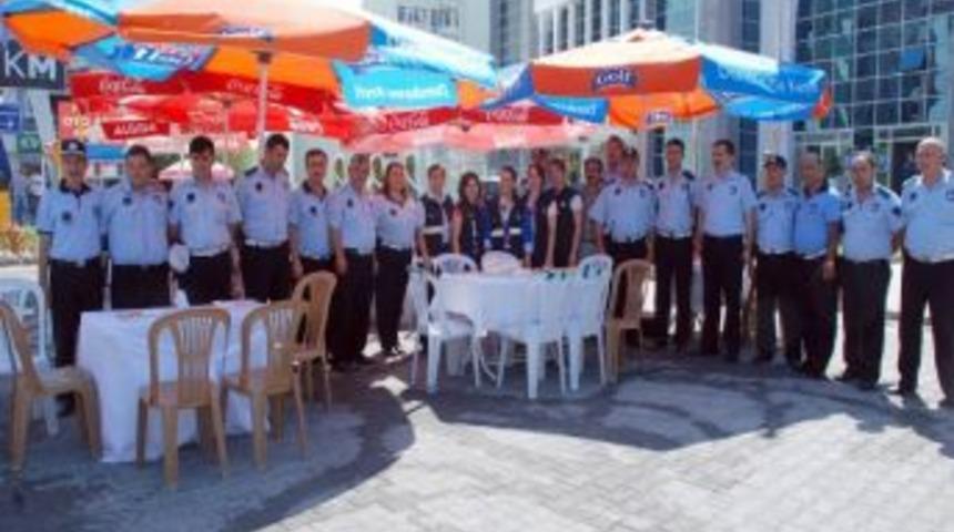 Edremit Belediye Zabıtası, Yıld&ouml;n&uuml;mlerinde Lokma Dağıttı