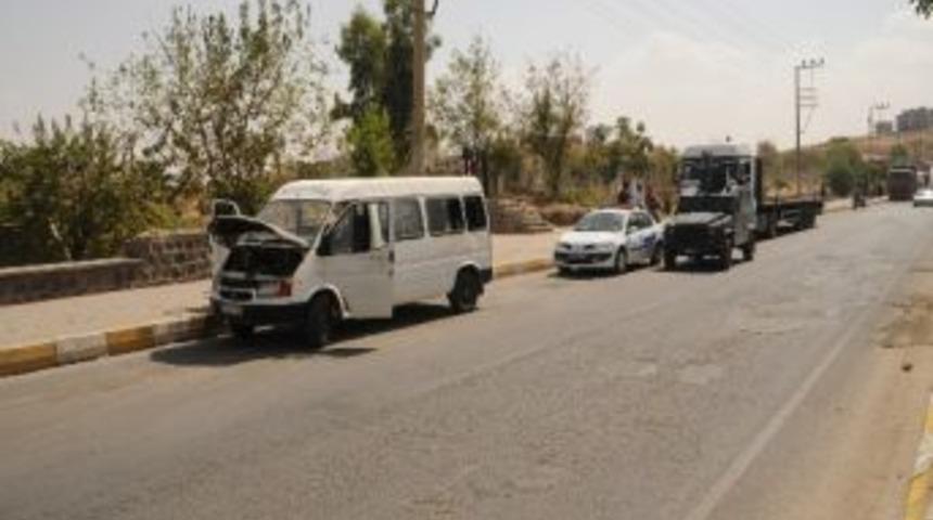 Cizre&rsquo;de Ş&uuml;pheli Ara&ccedil; Polisi Alarma Ge&ccedil;irdi
