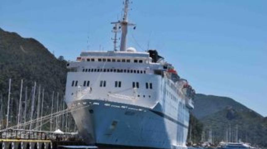 Panama Bayraklı L&uuml;ks Yolcu Gemisi Marmaris'te