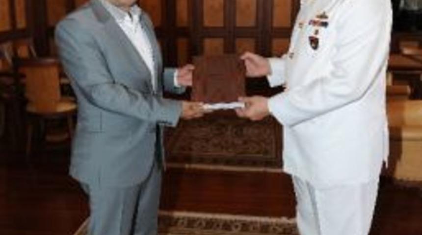 T&uuml;mamiral &Ouml;zbal, Başkan Yazıcı'yı Ziyaret Etti