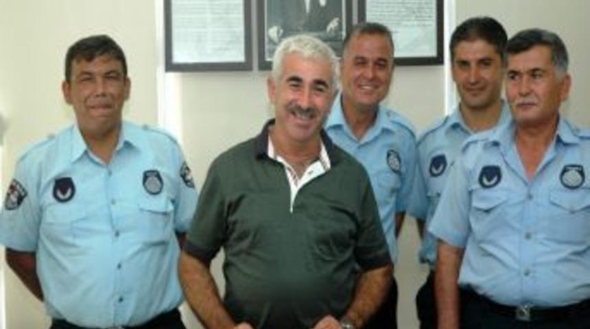 Zabıtaya Baklavalı Kutlama