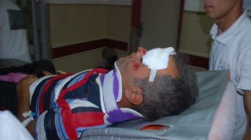 Engelli S&uuml;r&uuml;c&uuml; Duvara &Ccedil;arptı: 1 Yaralı