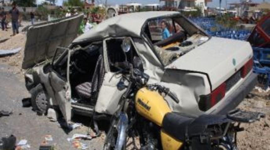 Antalya'da Kaza: 1 &Ouml;l&uuml;, 8 Yaralı
