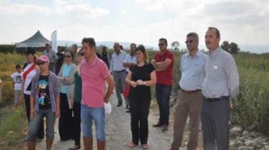 G&ouml;nende Tohum &Uuml;reticileri Tarla G&uuml;n&uuml; D&uuml;zenledi